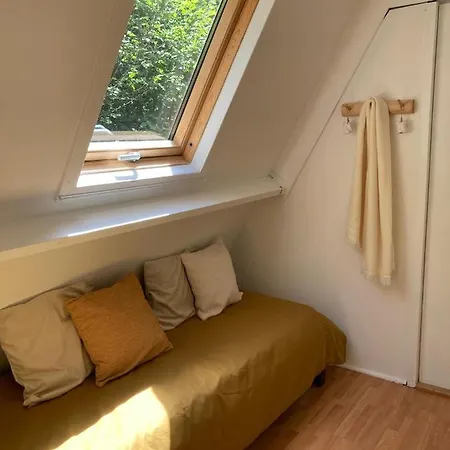 La Cabane, *