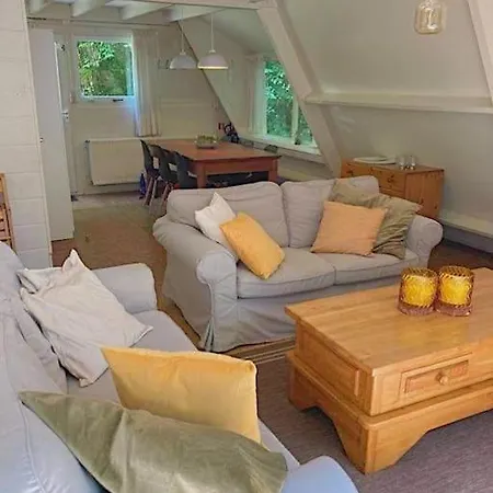 La Cabane, *